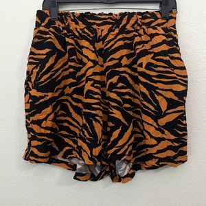 City Chic Shorts Size 12 XXS  Animal Print Orange Black